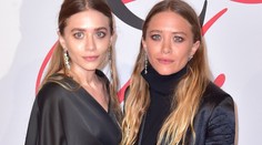 Olsenky sa obliekajú ako babičky, teraz sa konečne predviedli v plavkách