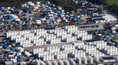 Tábor pri Calais zlikvidujú, migrantov prerozdelia po krajine