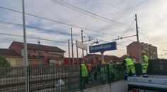 Nešťastie na železničnej trati v Taliansku. Prechádzajúci vlak zachytil robotníkov, piati zomreli