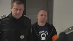 Odsúdili ho za týranie priateľky, ona stále verí, že spolu budú viesť spoločný život