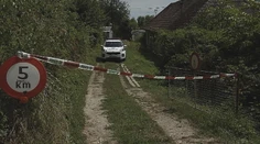 Brutálna vražda na Myjave: Suseda napadol tyčou a potom ho ťahal autom po lese