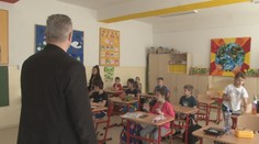 Učitelia začnú nový školský rok s prilepšením. Napriek tomu to nestačí na prilákanie nových ľudí