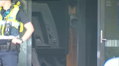 Muž sa podpálil v pobočke banky, do nemocníc previezli 27 ľudí