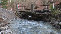 Problémy pre obyvateľov i návštevníkov bývalých známych kúpeľov. Most na jedinej ceste do Korytnice je vážne poškodený