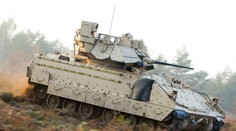 USA a Nemecko plánujú poslať Ukrajine vojenskú pomoc, súčasťou budú aj obrnené vozidlá Bradley