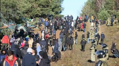 Veľká vzbura migrantov len päť hodín cesty od Slovenska: Máme sa čoho obávať?