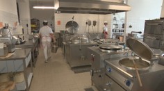 Hon na kuchárky: Ak majú jesť školáci zadarmo, treba stovky nových zamestnancov