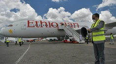 Piloti Boeingu 737 prespali pristávanie. Zobudil ich až výstražný zvuk po tom, čo preleteli dráhu