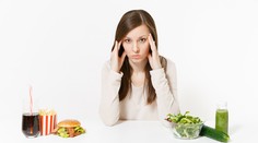 Chcete sa zbaviť bolesti hlavy? Tieto jedlá radšej nejedzte