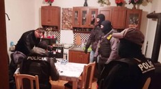 V Leviciach prežila peklo: Len 19-ročnú ženu väznili, týrali a nútili k prostitúcii