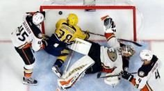 Nashville sa v tretej tretine postaral o obrat a ujal sa vedenia v sérii