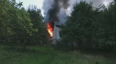 V obci Skalité horel rodinný dom. Štyrom ľuďom pomohol zachrániť si holý život sused
