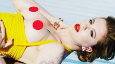 Sexy po mame! Dcéra Kim Basinger pózovala úplne nahá