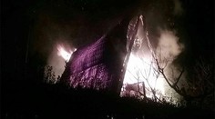 Oheň zachvátil chatu v Partizánskom, chytila sa od nej aj ďalšia