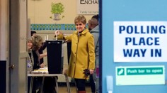 Podľa exit pollu vyhrala britské voľby strana premiéra Johnsona