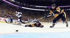 Sharks sa udržali v hre, znížili stav série s Pittsburghom na 2:3