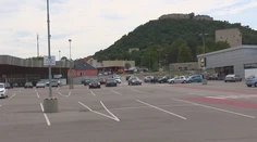 Len čo otvorili hranice, Slováci sa vrátili k nákupom v Rakúsku. Nespokojní ostali pendleri