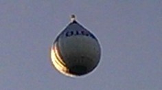 Vidíte dobre! Spýtali sme sa, prečo balón nad Zvolenom letel "naopak"