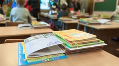 Vojnu vraj plánovali Ukrajina a NATO. Do ruských lavíc pribudla nová učebnica, mladých vyzýva vstúpiť do armády