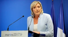 Ak vyhrá Le Penová, tak vypíše referendum o vystúpení Francúzska z EÚ