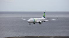 Muž vďaka jednoduchému triku získal zadarmo desiatky leteniek. Požaduje aj finančnú náhradu