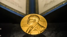 Nobelovu cenu za chémiu získala trojica vedcov
