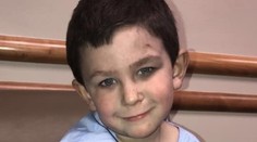 Chlapec (5) zachránil sestričku (2) z horiacej izby. Potom sa vrátil po psa a zburcoval rodinu