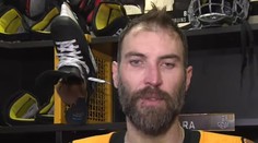 Niekedy vás takéto pády urobia silnejšími. Zdeno Chára po finále ťažko hľadal slová