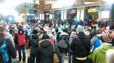 Takto to vyzeralo na Hlavnej stanici v Bratislave. Rušili už aj vlaky