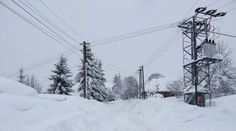 Elektrikári postupne odstraňujú poruchy. Bez energie je však stále viac ako 13-tisíc odberných miest