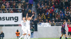 VIDEO: Adept na gól roka? Legenda Premier League udrela z vlastnej polovice, v 37 rokoch to stále vie