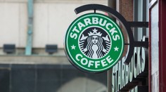 Mali ju vyhodiť, lebo je bielej farby pleti. Bývalá zamestnankyňa od Starbucksu vysúdila 25 miliónov dolárov