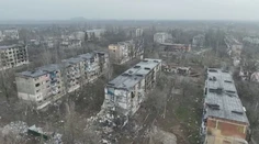 Najtvrdšie boje sa vedú aj o Vuhledar. V zničených domoch žijú tisíce ľudí, ktorí nemajú ako ujsť