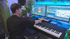 Chlapec, ktorý nepozná noty a hudbu tvorí od srdca. Miro Jaroš pomohol objaviť mladý hudobný talent