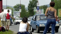 Českej rodine sa v Poľsku pokazilo auto. Tri dni stopovali okoloidúce autá, no nikto im nezastavil