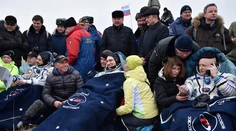 Dvaja kozmonauti úspešne ukončili najdhlší pobyt človeka vo vesmíre