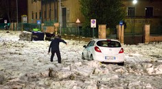 Rím paralyzoval lejak s krúpami veľkými ako tenisové loptičky