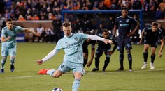 VIDEO: Albert Rusnák si zlomil prst, následne v americkej súťaži skóroval