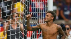 Neymara predstavili fanúšikom Paríža St. Germain. Toto sú jeho prvé slová