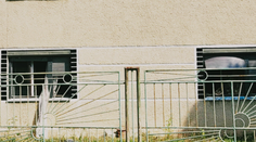 FOTO: Rodinným domom v Brezne otriasol výbuch, jeden zranený skončil v nemocnici