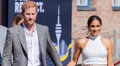 Harry a Meghan porušili dlhoročnú kráľovskú tradíciu. Deťom dali nové priezviská