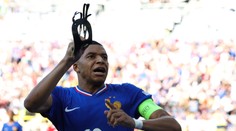 VIDEO: Francúzsko sa opäť nedočkalo víťazstva. Najväčšie hviezdy na oboch stranách sa presadili z penalty