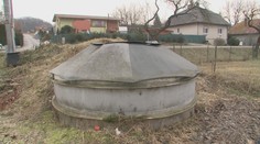 Obyvateľom Veľkého Šariša znepríjemňuje život silný zápach. Šíri sa z tejto nádoby