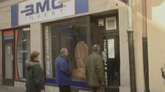 Odškodnia ich po 17 rokoch. Veriteľom BMG vyplatia časť peňazí