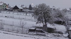 Do Východnej sa vrátila zima, takto tu do rána nasnežilo