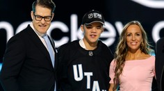 Nový klub NHL si upísal syna slávneho hokejistu. Miloš Kelemen má o konkurenta navyše