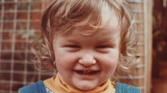 Za zabitie dcéry dostala členka sekty deväť rokov. Ubila ju k smrti, pretože zle pozametala zem