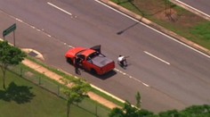 Zábery ako z akčného filmu: Mladíci sa v aute rútili mestom