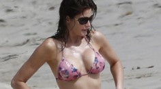 Mladé krásky v bikinách. Tromfla ich matka štyroch detí!