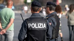 Ako z filmového plátna. Gang seniorov vykrádal talianske pošty, jednu z akcií im pokazili problémy s prostatou